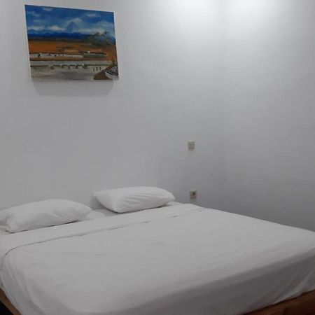 Mandalika Homestay Kuta  Exteriör bild