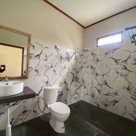 Mandalika Homestay Kuta  Exteriör bild