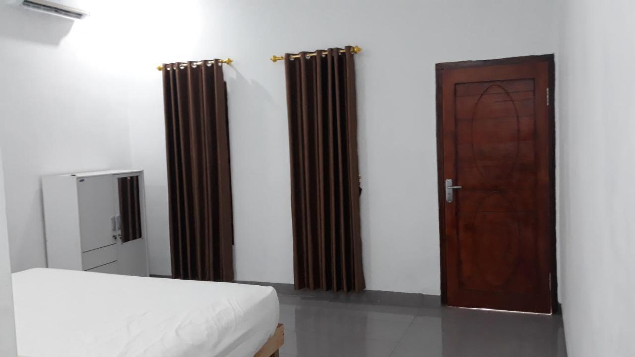 Mandalika Homestay Kuta  Exteriör bild