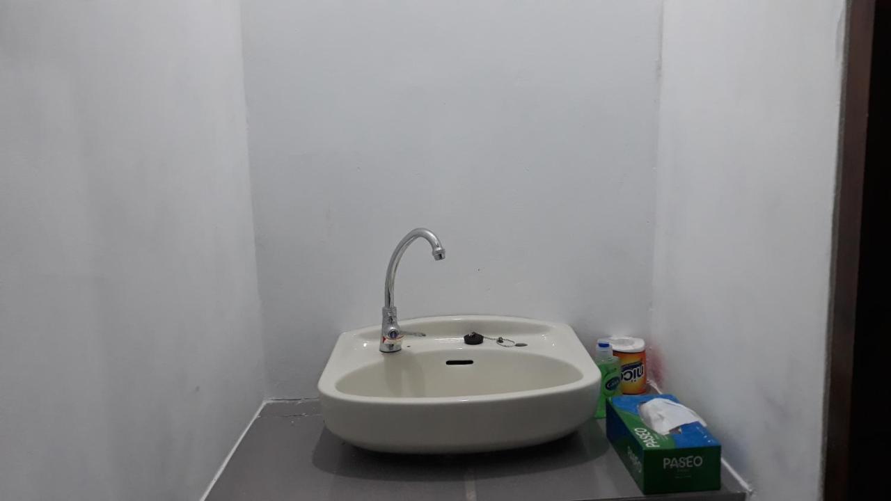 Mandalika Homestay Kuta  Exteriör bild